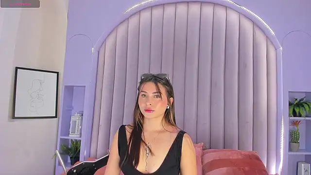 Miia Anderson online show from February 10, 2026, 7:35 pm