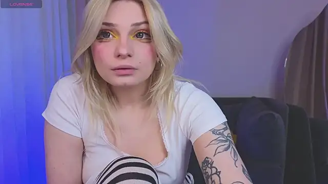 Snapshot of Aska_Asami chatting on January 7, 2026, 10:04 pm Aska Asami online show from January 7, 2026, 10:04 pm