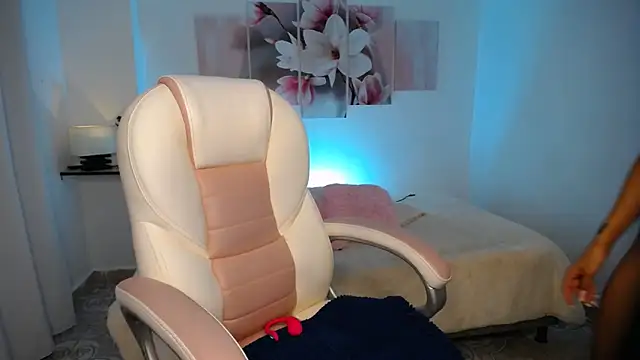 aylin ross  online show from April 6, 2026, 3:13 am