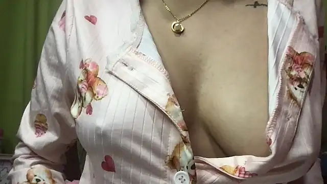 miia rose  online show from April 4, 2026, 7:53 pm