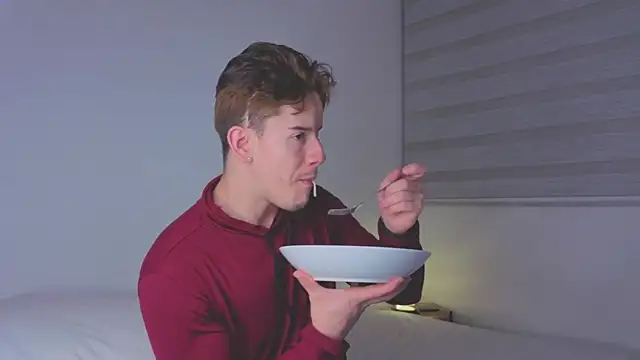 Snapshot of maxxcooper1 chatting on December 21, 2025, 5:53 am maxxcooper1 online show from December 21, 2025, 5:53 am