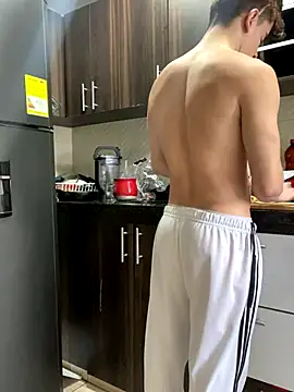 Snapshot of maxxcooper1 chatting on December 15, 2025, 8:14 pm maxxcooper1 online show from December 15, 2025, 8:14 pm