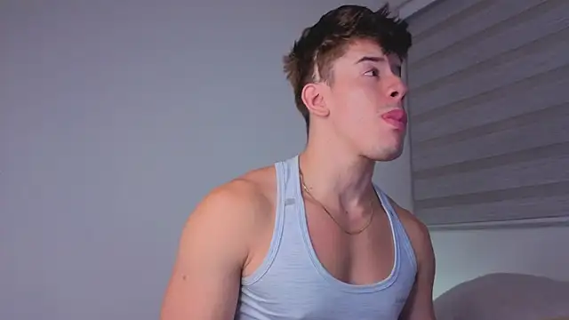 Snapshot of maxxcooper1 chatting on December 19, 2025, 4:38 am maxxcooper1 online show from December 19, 2025, 4:38 am