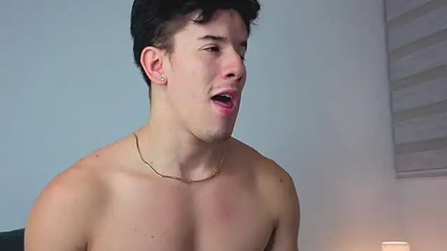 Snapshot of maxxcooper1 chatting on January 14, 2026, 4:38 am maxxcooper1 online show from January 14, 2026, 4:38 am