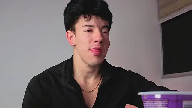 Snapshot of maxxcooper1 chatting on January 10, 2026, 4:08 am maxxcooper1 online show from January 10, 2026, 4:08 am