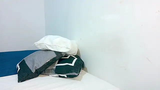 Sthefanyx2 online show from April 8, 2026, 12:56 am