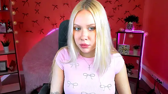 Snapshot of AprilChambers chatting on January 12, 2026, 9:49 am AprilChambers online show from January 12, 2026, 9:49 am