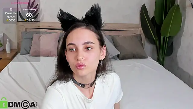 Snapshot of Skye_Taylor chatting on December 16, 2025, 12:59 am Skye Taylor online show from December 16, 2025, 12:59 am