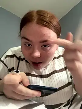 Snapshot of AnnieAinsx chatting on January 19, 2026, 11:36 am AnnieAinsx online show from January 19, 2026, 11:36 am