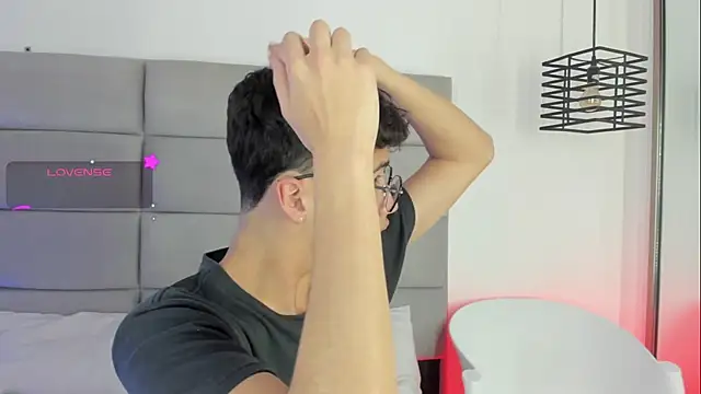 JoshClaarktt online show from April 2, 2026, 4:08 am