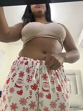 Snapshot of tuexotica chatting on December 23, 2025, 6:23 am tuexotica online show from December 23, 2025, 6:23 am