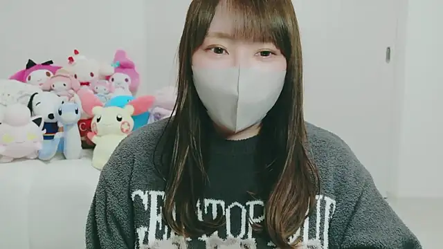 yuyuchan   online show from April 12, 2026, 10:07 am