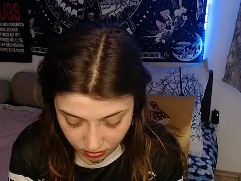 Snapshot of AlienforTwenty chatting on February 10, 2026, 2:38 pm AlienforTwenty online show from February 10, 2026, 2:38 pm