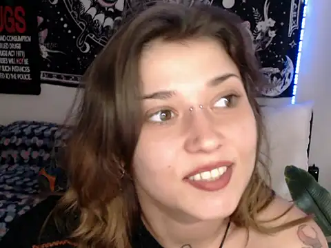 Snapshot of AlienforTwenty chatting on February 16, 2026, 10:47 am AlienforTwenty online show from February 16, 2026, 10:47 am