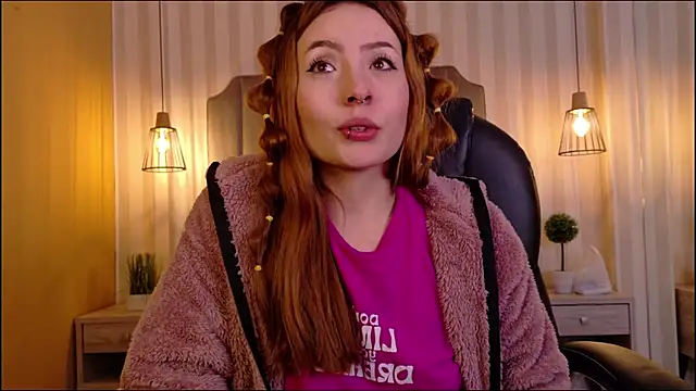 Snapshot of danielamilles chatting on February 5, 2026, 3:24 am danielamilles online show from February 5, 2026, 3:24 am