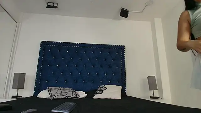 Snapshot of Carolina_cherry chatting on July 12, 2026, 12:39 pm Carolina cherry online show from July 12, 2026, 12:39 pm