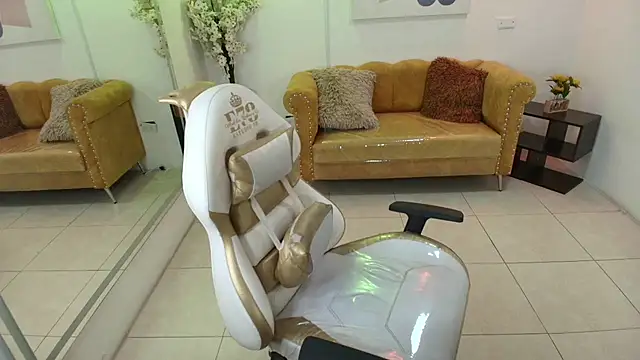 Carolina cherry online show from April 10, 2026, 12:45 pm