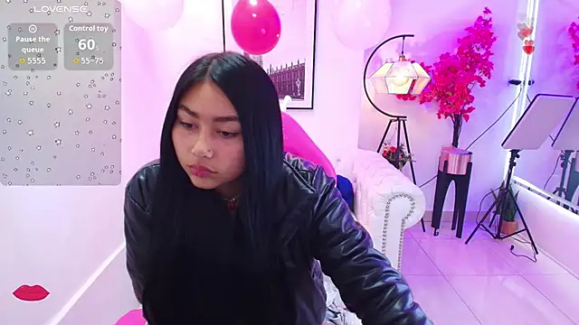 Snapshot of Carolina_cherry chatting on February 9, 2026, 11:52 am Carolina cherry online show from February 9, 2026, 11:52 am