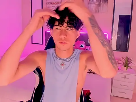 Snapshot of back_thomson chatting on February 25, 2026, 9:14 pm back thomson online show from February 25, 2026, 9:14 pm