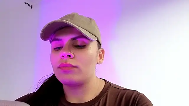 vickvalencia2 online show from December 18, 2025, 9:51 pm