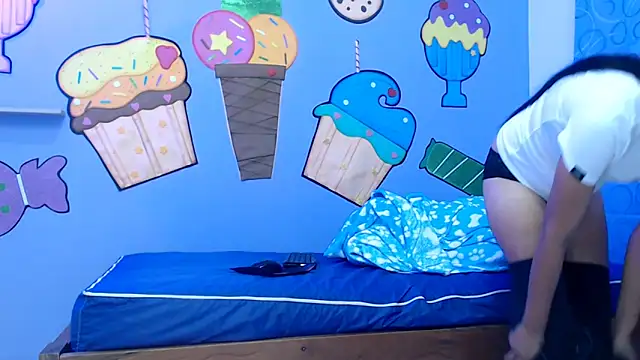 NOVAHOT98 online show from February 28, 2026, 7:02 pm