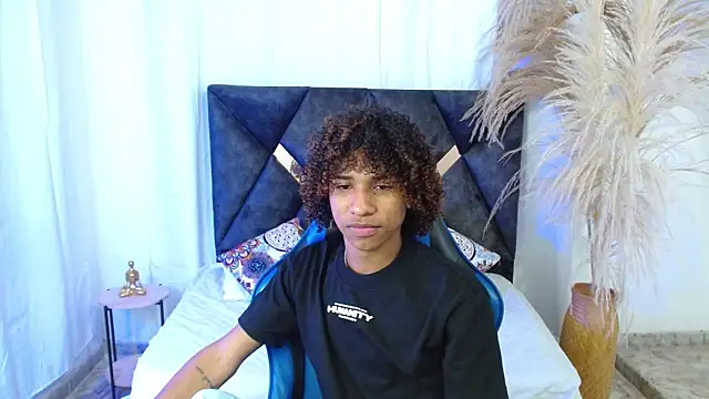 angelll18  online show from January 17, 2026, 8:45 pm