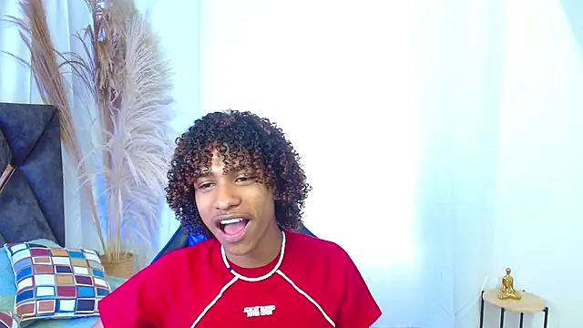 angelll18  online show from December 22, 2025, 8:20 pm