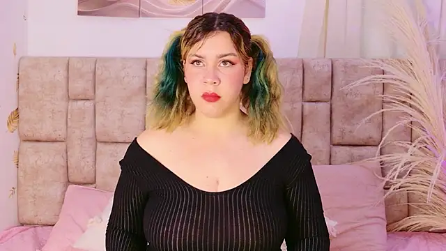 NanyMatrioska online show from January 14, 2026, 6:33 pm