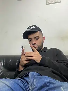 jamess 0 online show from February 14, 2026, 5:40 am