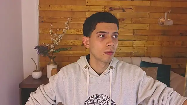 prettyboyy 13 online show from December 18, 2025, 3:11 am