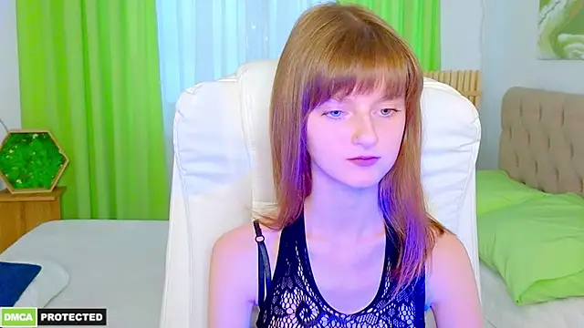 Miss Alisa  online show from April 5, 2026, 3:51 pm