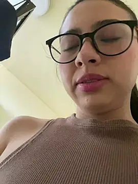 Snapshot of shayla__bross chatting on January 15, 2026, 4:43 pm shayla bross online show from January 15, 2026, 4:43 pm