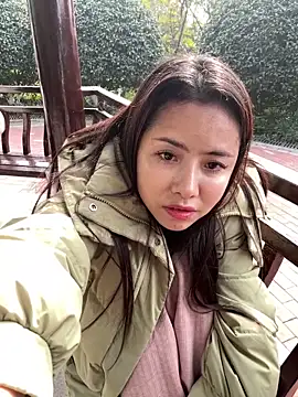 qingqing-ss online show from December 18, 2025, 6:29 am