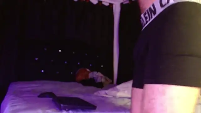 Alex Flame  online show from April 2, 2026, 6:42 am