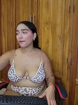 Mia em online show from June 11, 2026, 12:32 am