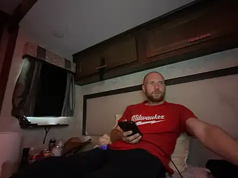 SparkledExtern online show from February 8, 2026, 3:10 pm