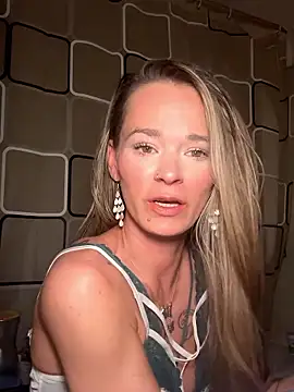 Snapshot of vinique99 chatting on January 11, 2026, 6:04 pm vinique99 online show from January 11, 2026, 6:04 pm