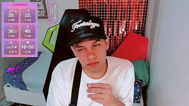 Snapshot of Luky_twink chatting on January 15, 2026, 3:54 am Luky twink online show from January 15, 2026, 3:54 am