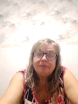 Snapshot of LinaLight88 chatting on February 1, 2026, 8:40 pm LinaLight88 online show from February 1, 2026, 8:40 pm