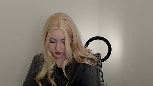 Snapshot of Stella_MoonLight chatting on December 20, 2025, 4:32 pm Stella MoonLight online show from December 20, 2025, 4:32 pm