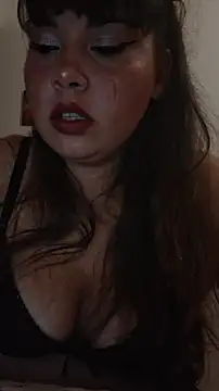 Snapshot of Florazaira2 chatting on December 18, 2025, 8:23 pm Florazaira2 online show from December 18, 2025, 8:23 pm