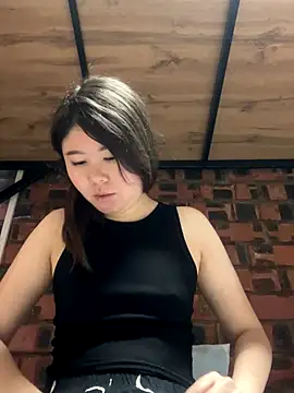 Sarah2127 online show from December 15, 2025, 11:05 am