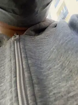 Sarah2127 online show from April 8, 2026, 10:39 am