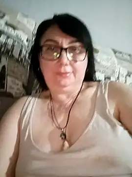 MariSwan222 online show from April 13, 2026, 8:35 pm