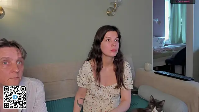 WeliosCouple online show from April 19, 2026, 7:09 am