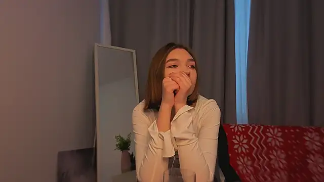 Leyla crsh online show from February 17, 2026, 5:05 am