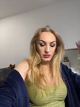 Snapshot of Mileriya chatting on February 14, 2026, 3:01 pm Mileriya online show from February 14, 2026, 3:01 pm