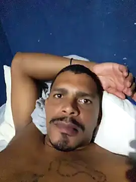 marreta240675 online show from April 14, 2026, 10:04 pm