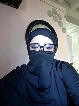 Dalia Reem online show from December 21, 2025, 2:19 pm