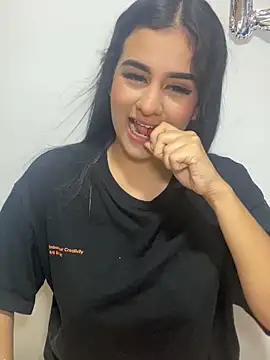 GabyFosterr14 online show from December 18, 2025, 9:40 pm